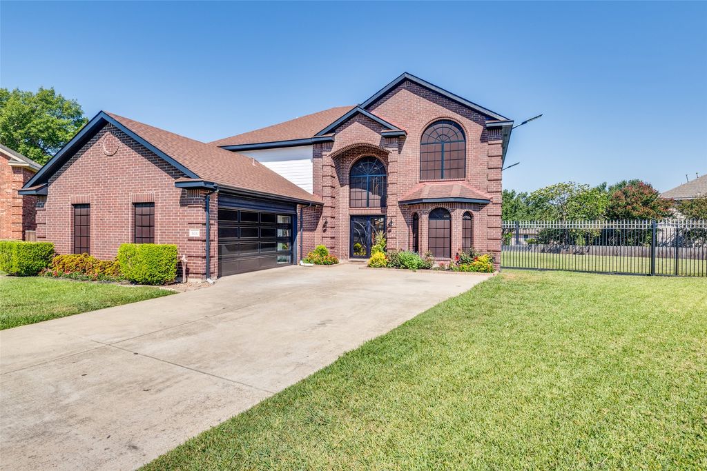 505 Teresa Court, Desoto, TX 75115