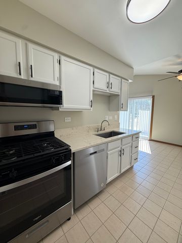 39 Spuhler Drive 39, Batavia, IL 60510