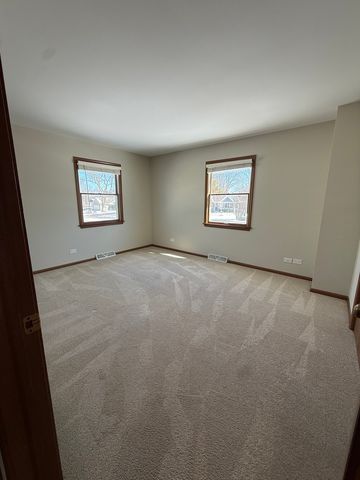 39 Spuhler Drive 39, Batavia, IL 60510