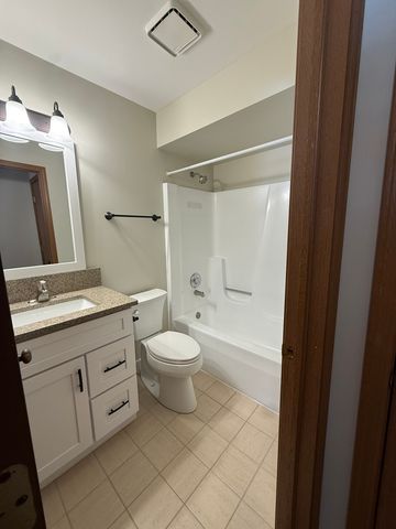 39 Spuhler Drive 39, Batavia, IL 60510