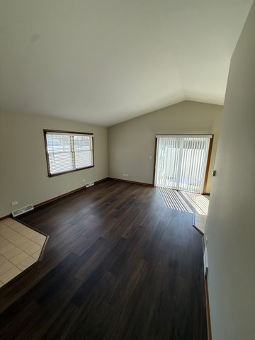 39 Spuhler Drive 39, Batavia, IL 60510