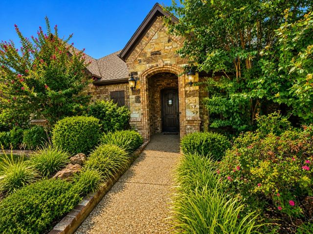 1317 Bluff Springs Drive, Fort Worth, TX 76052