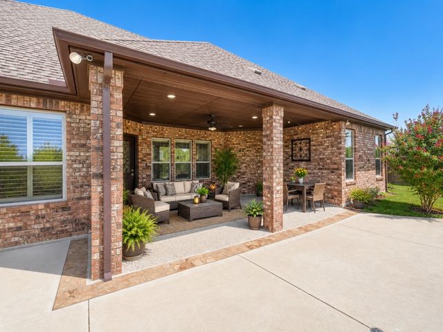 1317 Bluff Springs Drive, Fort Worth, TX 76052