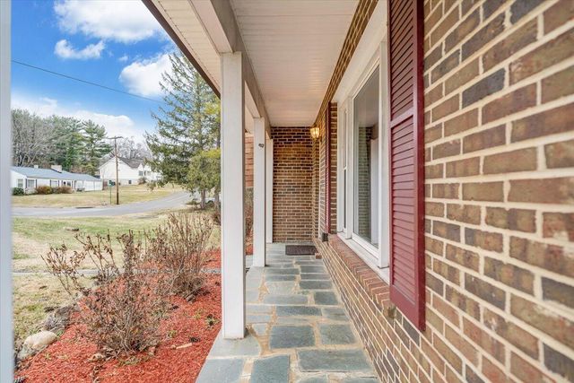 2546 Willowlawn ST, Roanoke, VA 24018