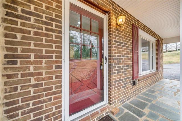 2546 Willowlawn ST, Roanoke, VA 24018