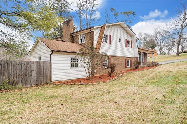 2546 Willowlawn ST, Roanoke, VA 24018