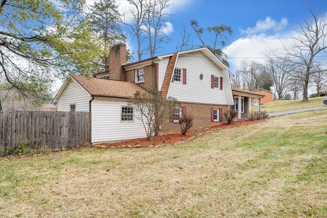 2546 Willowlawn ST, Roanoke, VA 24018