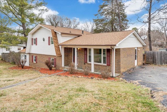 2546 Willowlawn ST, Roanoke, VA 24018