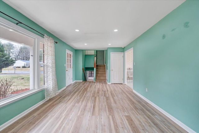 2546 Willowlawn ST, Roanoke, VA 24018