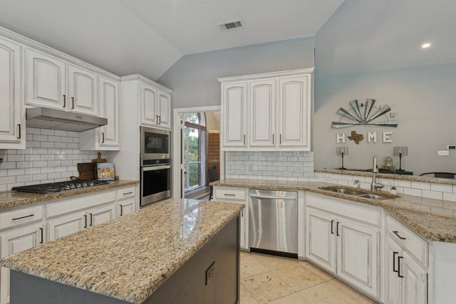 1912 Creek Bend Drive, Corinth, TX 76208
