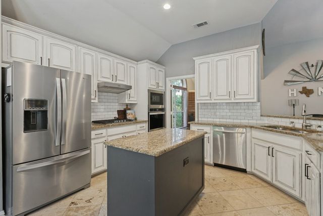 1912 Creek Bend Drive, Corinth, TX 76208