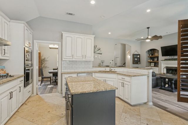 1912 Creek Bend Drive, Corinth, TX 76208