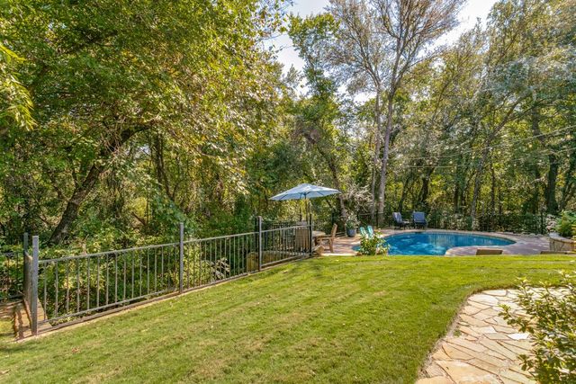 1912 Creek Bend Drive, Corinth, TX 76208