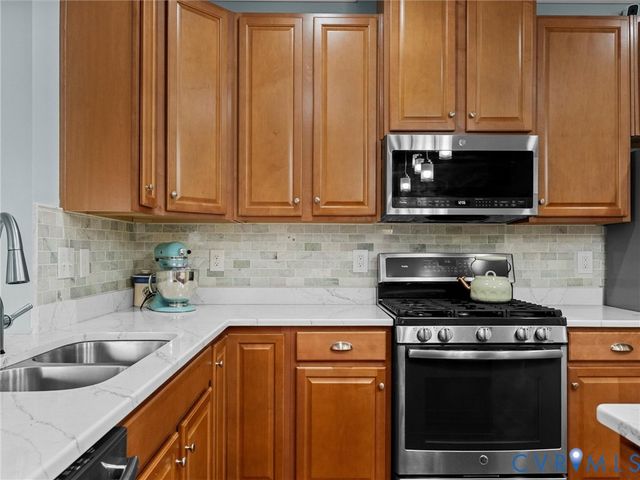 9990 Orchard Meadow Rd, Mechanicsville, VA 23116