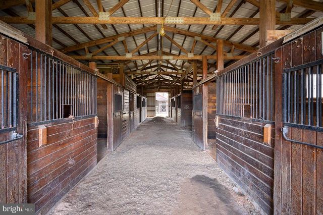 5395 COURTNEYS CORNER RD, Sumerduck, VA 22742
