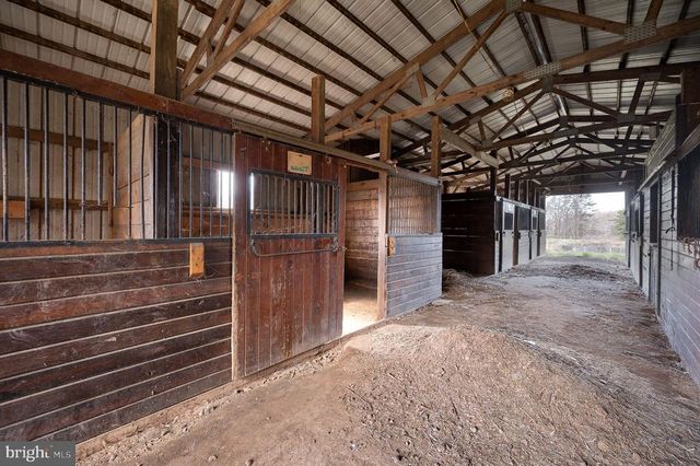 5395 COURTNEYS CORNER RD, Sumerduck, VA 22742