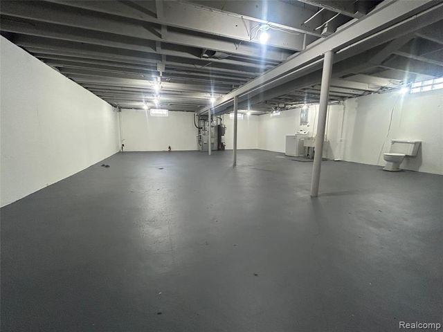 21221 Gordon Road, Saint Clair Shores, MI 48081