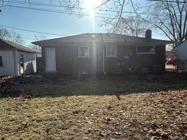 21221 Gordon Road, Saint Clair Shores, MI 48081