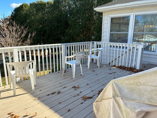 21 Ridge Drive, Montville, CT 06382