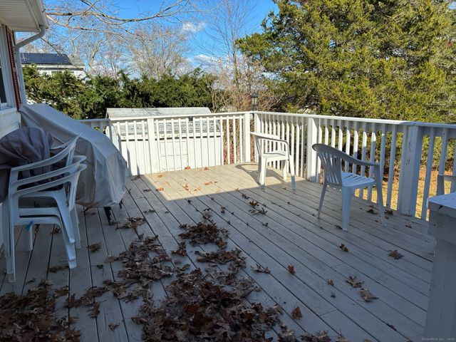 21 Ridge Drive, Montville, CT 06382