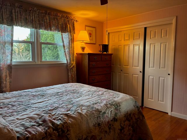 21 Ridge Drive, Montville, CT 06382