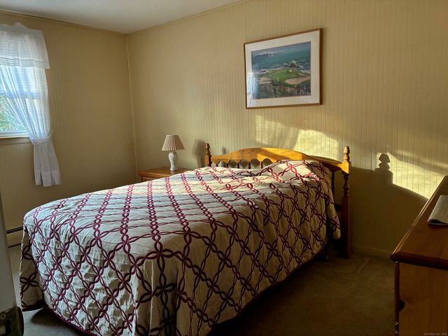 21 Ridge Drive, Montville, CT 06382