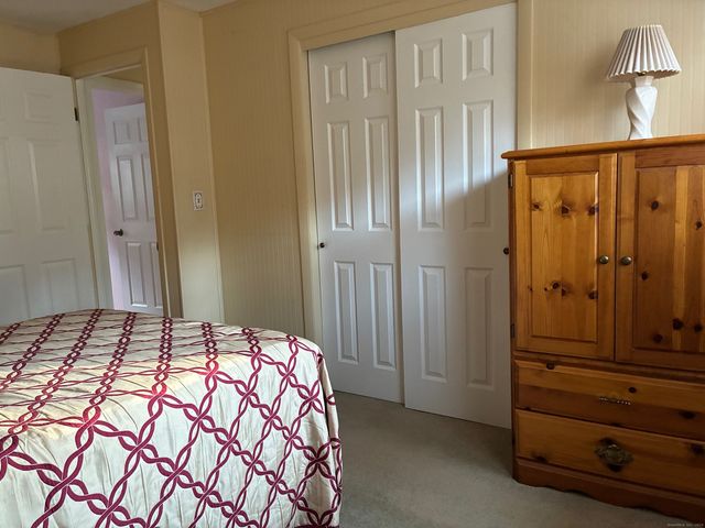 21 Ridge Drive, Montville, CT 06382