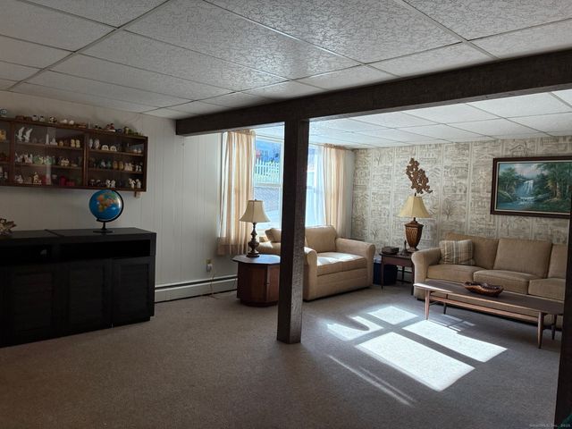 21 Ridge Drive, Montville, CT 06382