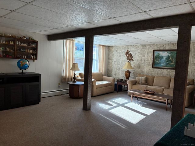 21 Ridge Drive, Montville, CT 06382