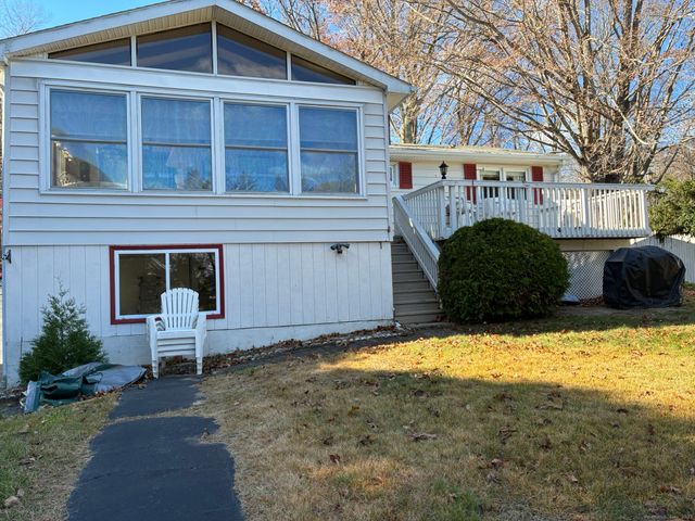 21 Ridge Drive, Montville, CT 06382