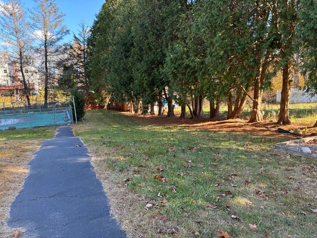 21 Ridge Drive, Montville, CT 06382