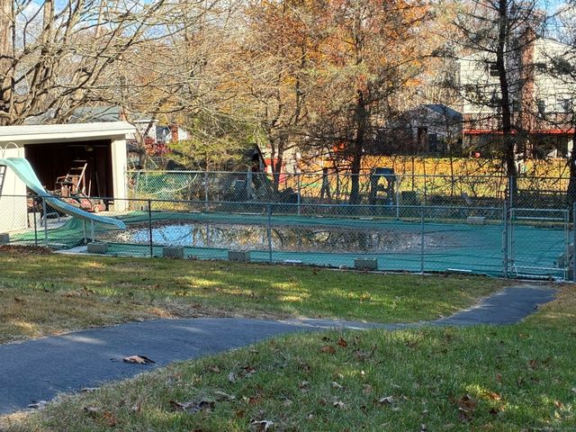 21 Ridge Drive, Montville, CT 06382