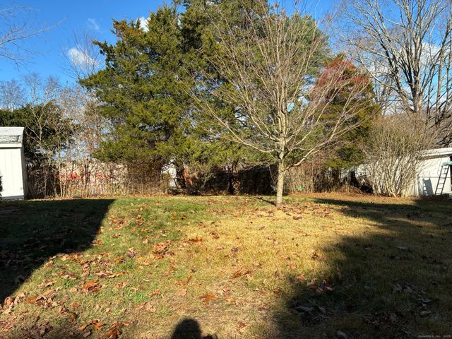 21 Ridge Drive, Montville, CT 06382