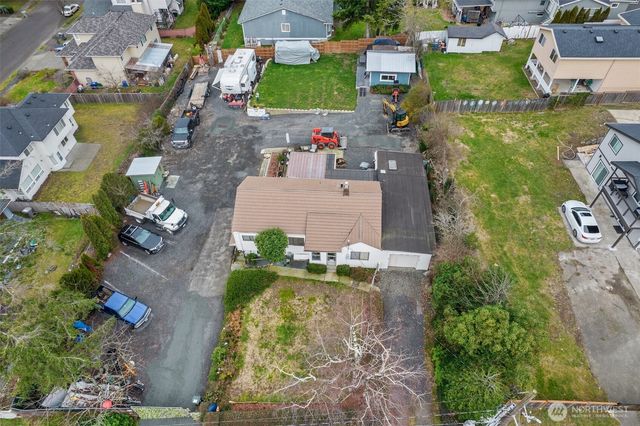 2416 NE 16th Street, Renton, WA 98056