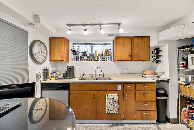 2416 NE 16th Street, Renton, WA 98056
