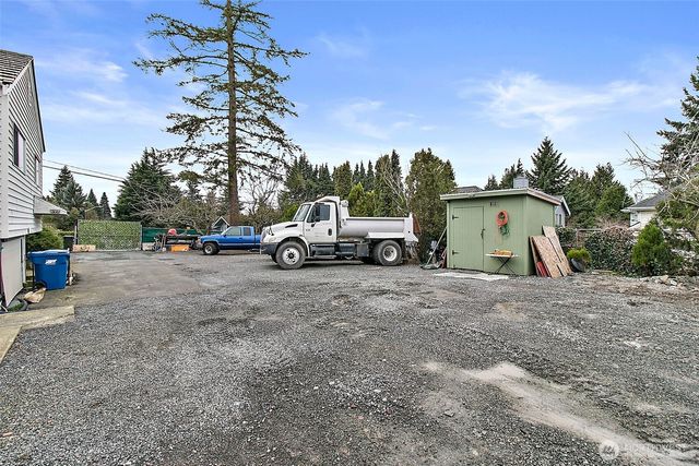 2416 NE 16th Street, Renton, WA 98056