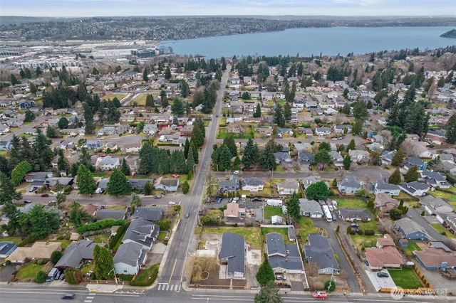 2416 NE 16th Street, Renton, WA 98056