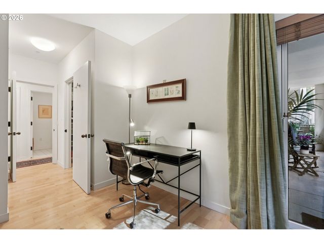 2445 Nw WESTOVER Rd 210, Portland, OR 97210