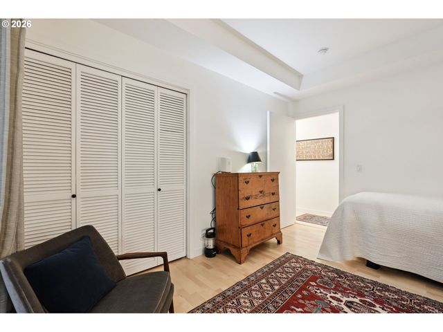 2445 Nw WESTOVER Rd 210, Portland, OR 97210