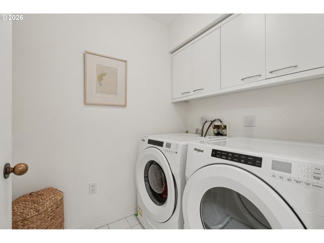 2445 Nw WESTOVER Rd 210, Portland, OR 97210