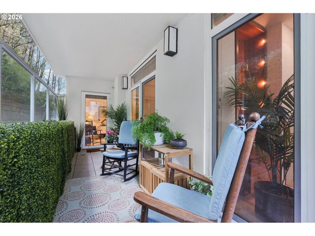 2445 Nw WESTOVER Rd 210, Portland, OR 97210