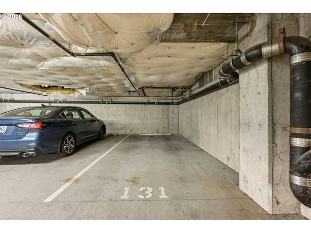 2445 Nw WESTOVER Rd 210, Portland, OR 97210