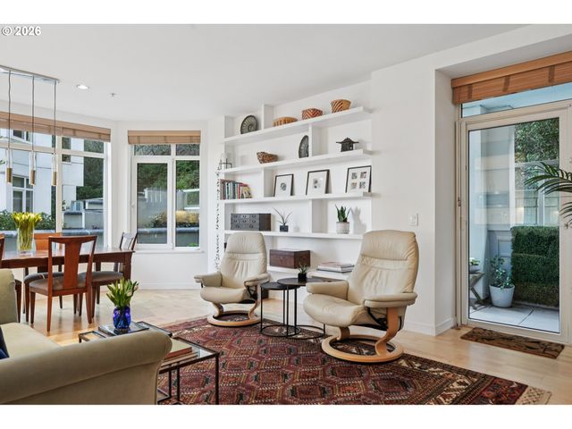 2445 Nw WESTOVER Rd 210, Portland, OR 97210