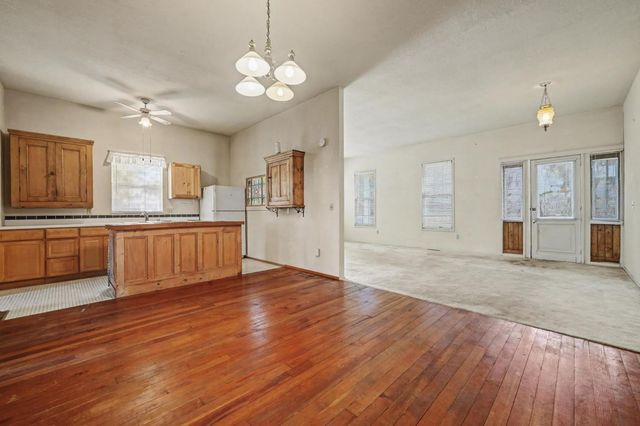 68 Woodworth St, Sutter Creek, CA 95685