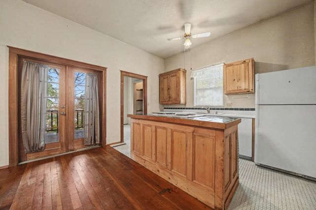 68 Woodworth St, Sutter Creek, CA 95685