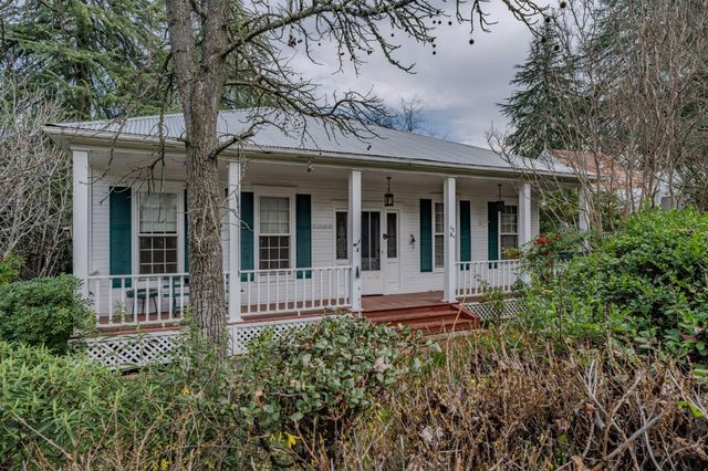 68 Woodworth St, Sutter Creek, CA 95685