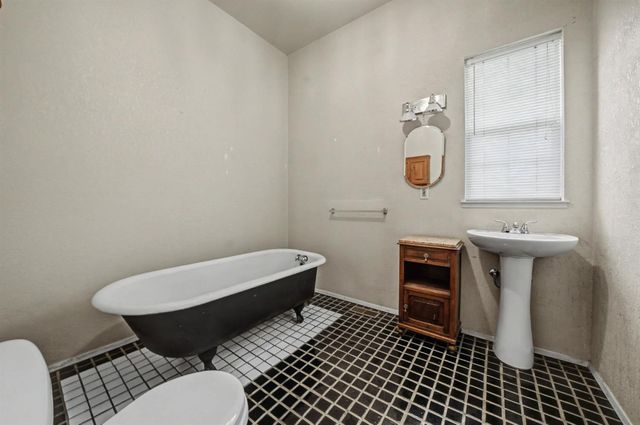 68 Woodworth St, Sutter Creek, CA 95685