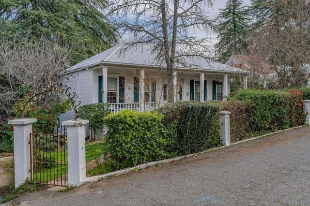 68 Woodworth St, Sutter Creek, CA 95685