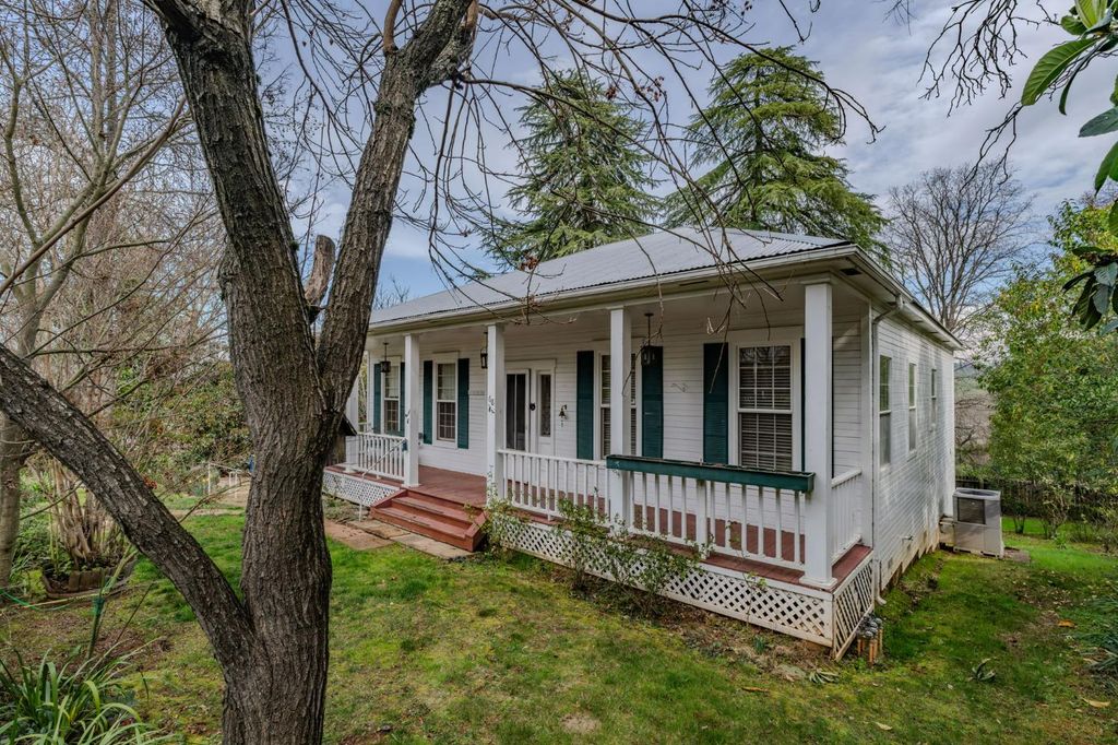 68 Woodworth St, Sutter Creek, CA 95685