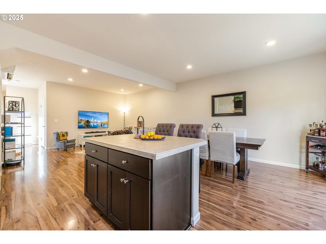 17230 Sw 120TH Pl, Portland, OR 97224